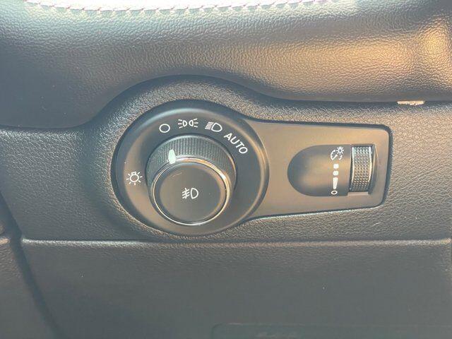 Photo of 2022 White Knuckle Clearcoat Dodge Durango