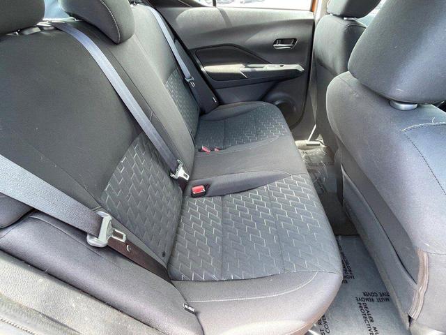 Photo of 2023 Monarch Orange Metallic/Super Black Nissan Kicks