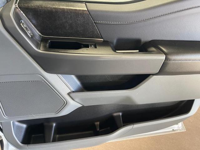 Photo of 2021 White Ford F-150