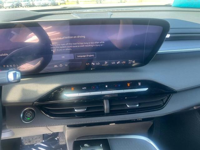 Photo of 2025 White Buick Enclave