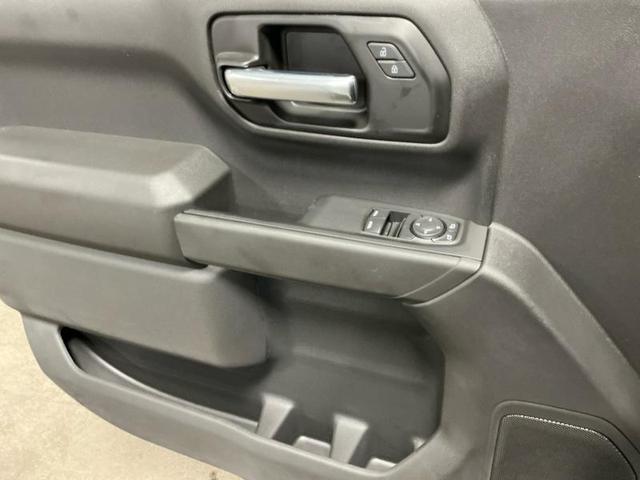 Photo of 2025 Summit White GMC Sierra 1500