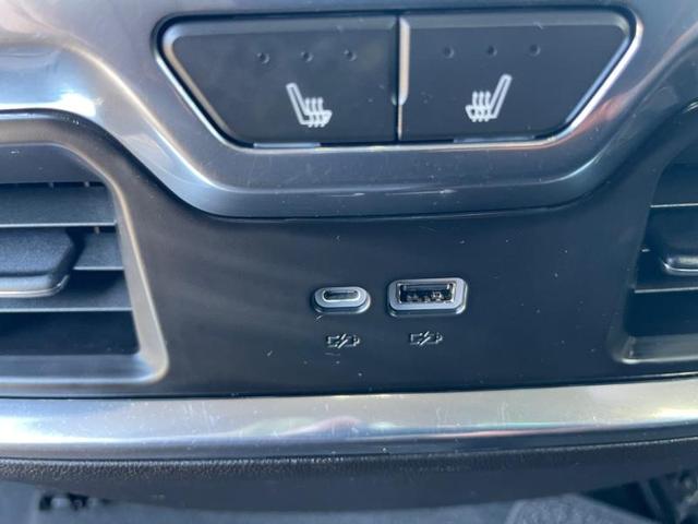 Photo of 2023 White GMC Sierra 1500