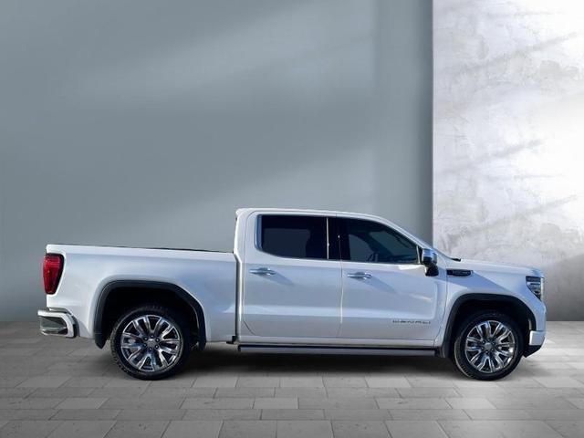 Photo of 2023 White GMC Sierra 1500