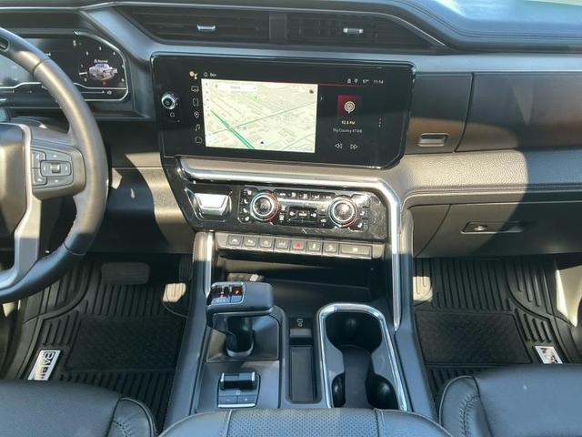 Photo of 2024 White GMC Sierra 1500