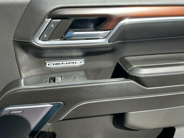 Photo of 2024 White GMC Sierra 1500