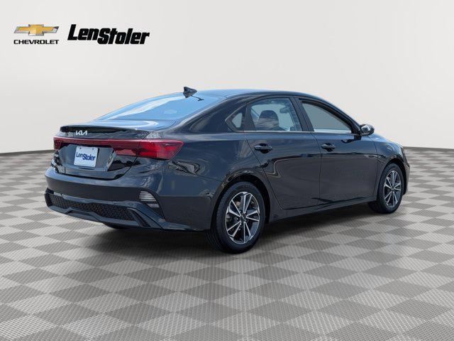 Photo of 2022 Aurora Black Kia Forte
