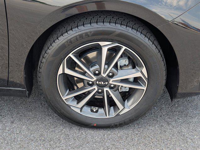 Photo of 2022 Aurora Black Kia Forte