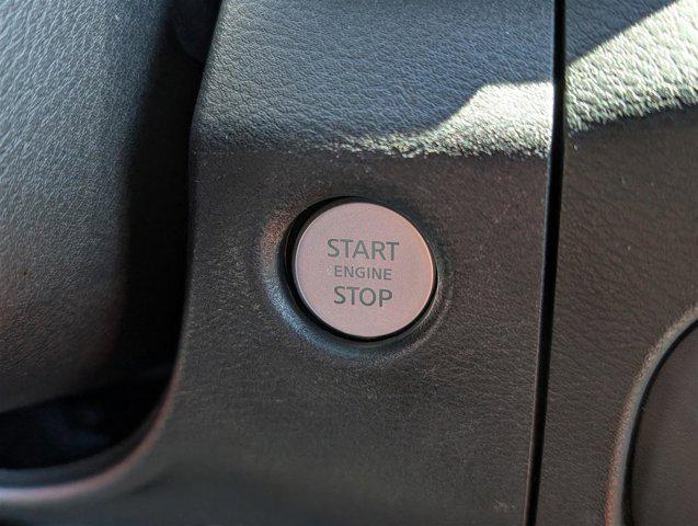 Photo of 2022 Super Black Nissan Frontier