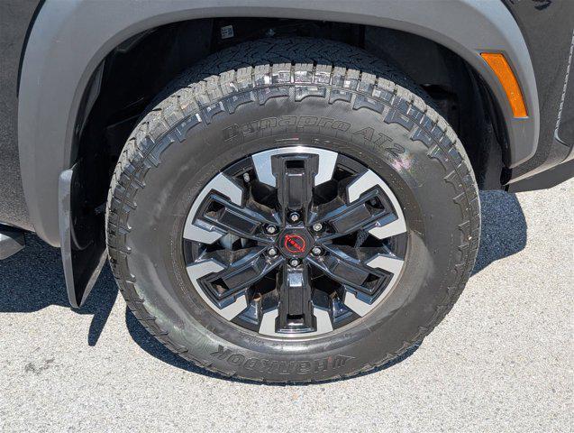 Photo of 2022 Super Black Nissan Frontier
