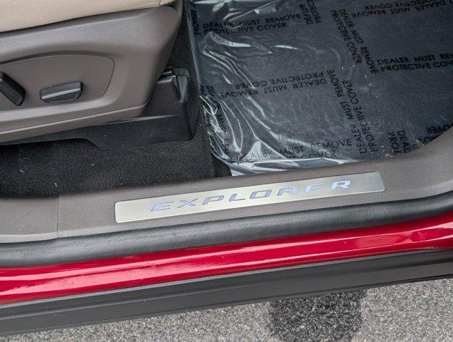 Photo of 2021 Rapid Red Metallic Tinted Clearcoat Ford Explorer