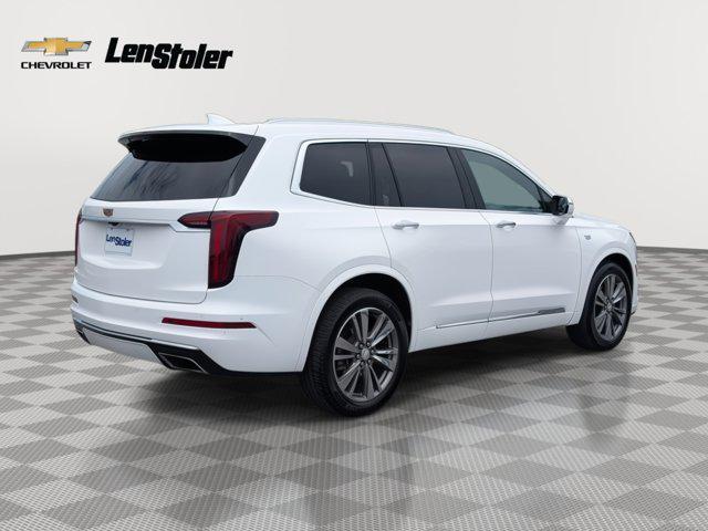 Photo of 2021 Crystal White Tricoat Cadillac XT6