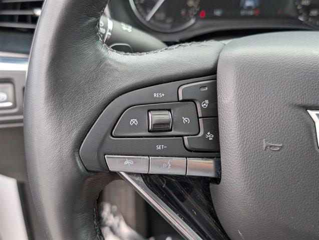 Photo of 2021 Crystal White Tricoat Cadillac XT6
