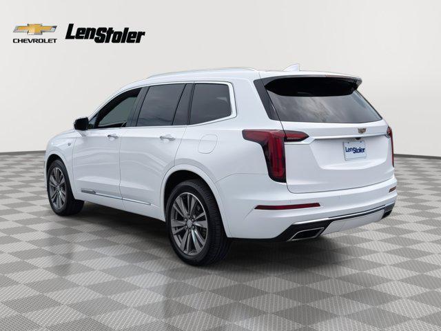 Photo of 2021 Crystal White Tricoat Cadillac XT6