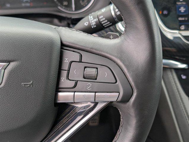 Photo of 2021 Crystal White Tricoat Cadillac XT6