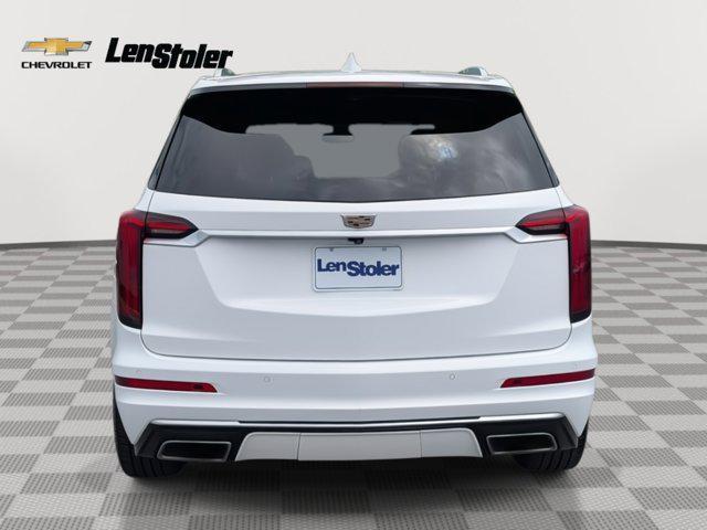 Photo of 2021 Crystal White Tricoat Cadillac XT6
