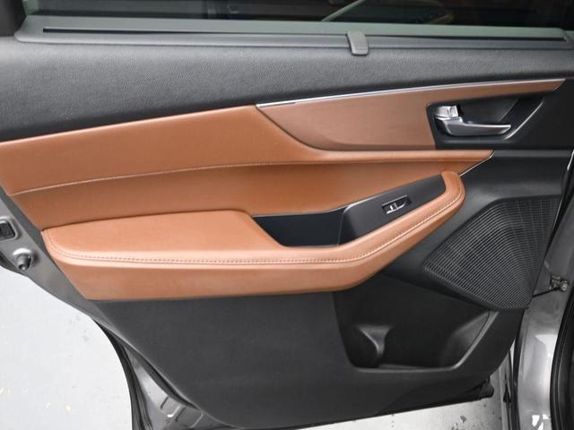 Photo of 2024 Liquid Carbon Metallic Acura MDX