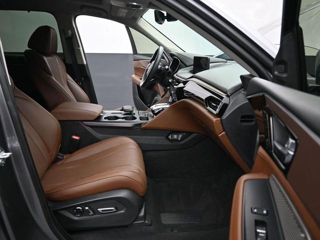 Photo of 2024 Liquid Carbon Metallic Acura MDX