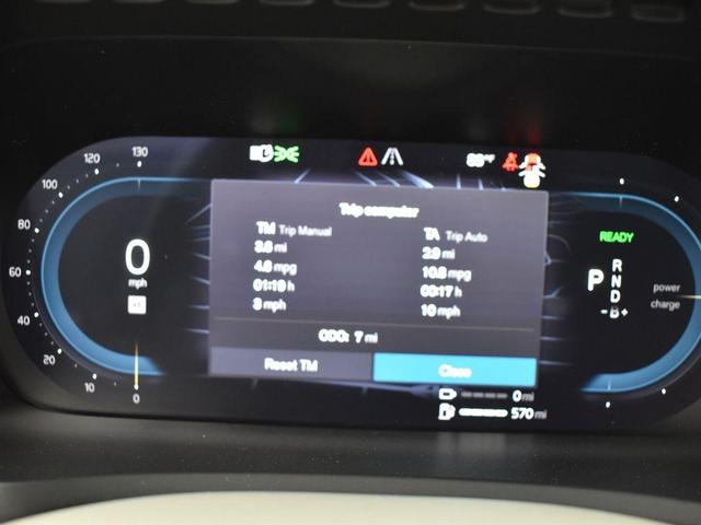Photo of 2025 Metallic Volvo XC90 Plug-In Hybrid