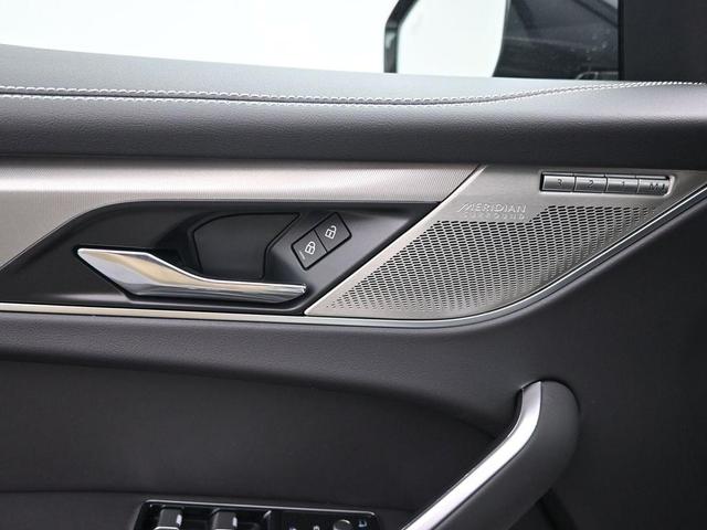 Photo of 2026 Fuji White Jaguar F-PACE