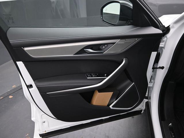 Photo of 2026 Fuji White Jaguar F-PACE