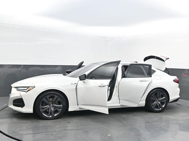 Photo of 2022 Platinum White Pearl Acura TLX