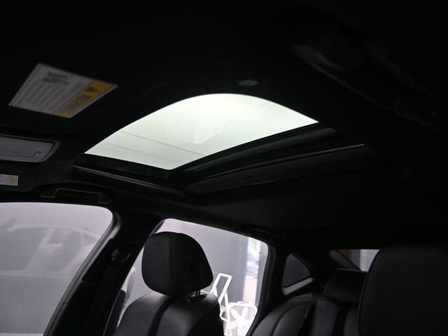 Photo of 2022 Platinum White Pearl Acura TLX