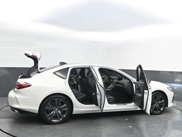 Photo of 2022 Platinum White Pearl Acura TLX