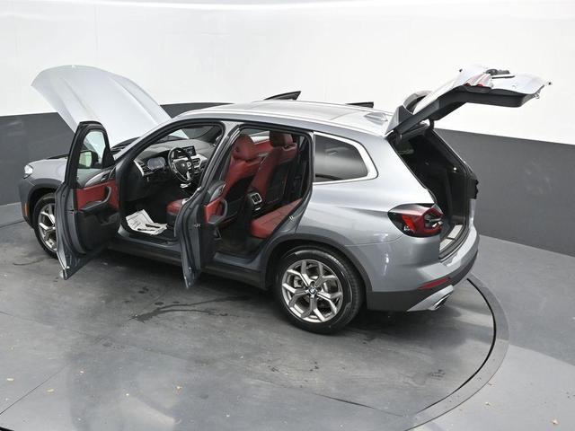 Photo of 2023 Skyscraper Gray Metallic BMW X3