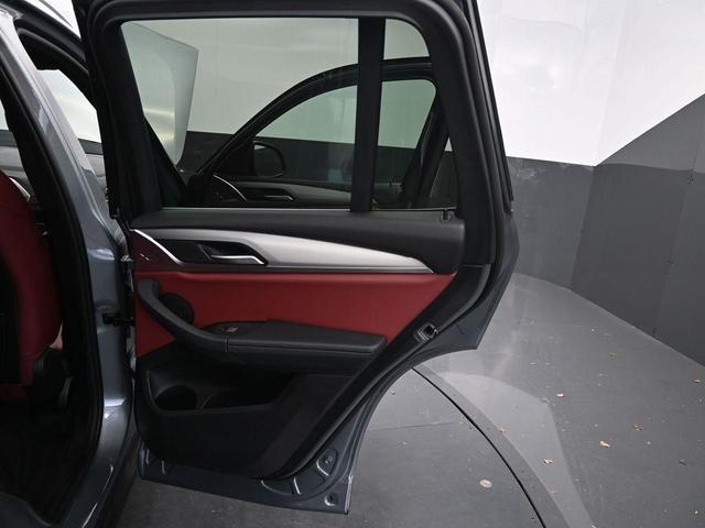 Photo of 2023 Skyscraper Gray Metallic BMW X3