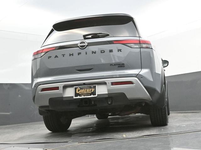 Photo of 2023 2 Tone Gray / Black Roof Nissan Pathfinder