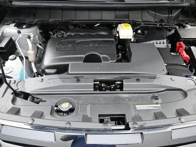 Photo of 2023 2 Tone Gray / Black Roof Nissan Pathfinder
