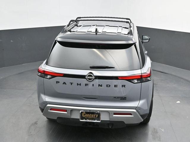 Photo of 2023 2 Tone Gray / Black Roof Nissan Pathfinder