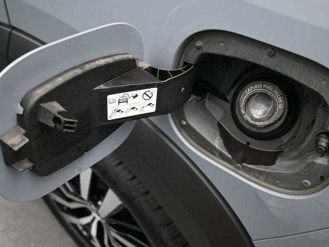 Photo of 2023 2 Tone Gray / Black Roof Nissan Pathfinder