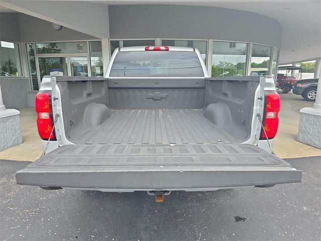 Photo of 2018 Silver Ice Metallic Chevrolet Silverado 1500