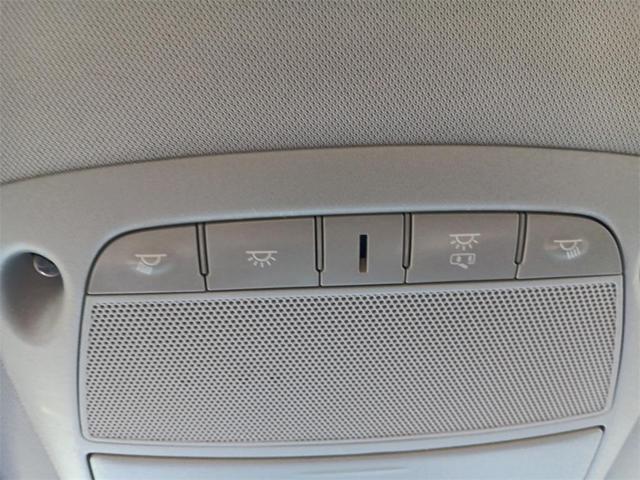 Photo of 2017 Pearl White Nissan Murano