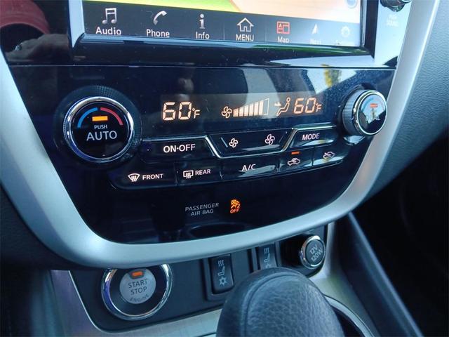 Photo of 2017 Pearl White Nissan Murano