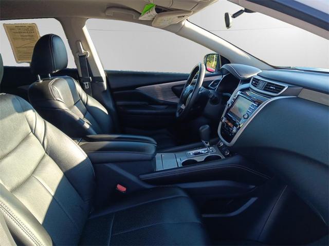 Photo of 2017 Pearl White Nissan Murano