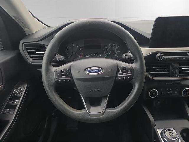 Photo of 2022 Silver Metallic Ford Escape
