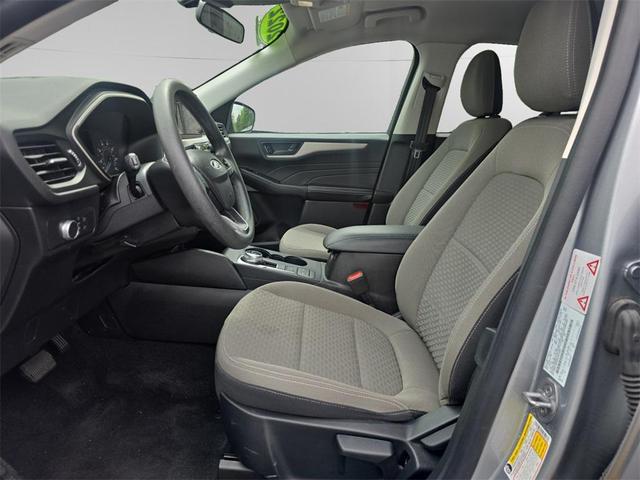 Photo of 2022 Silver Metallic Ford Escape