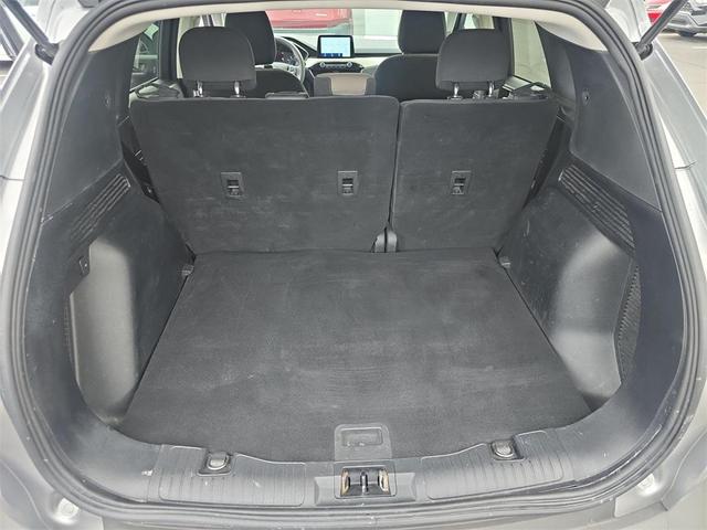 Photo of 2022 Silver Metallic Ford Escape