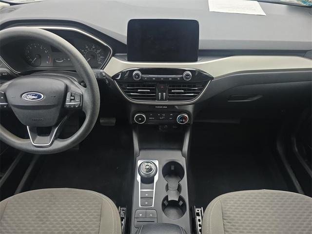 Photo of 2022 Silver Metallic Ford Escape