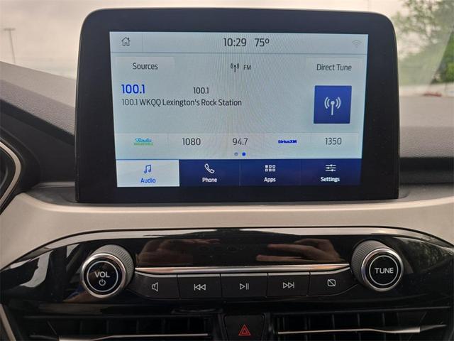 Photo of 2022 Silver Metallic Ford Escape