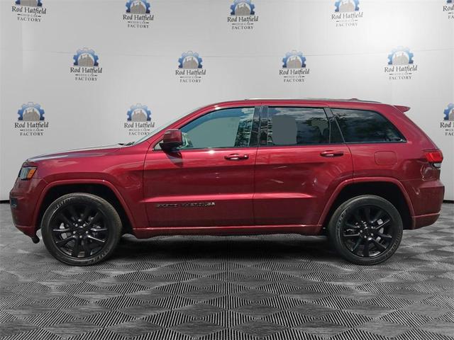 Photo of 2019 Velvet Red Pearlcoat Jeep Grand Cherokee