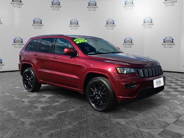 Photo of 2019 Velvet Red Pearlcoat Jeep Grand Cherokee