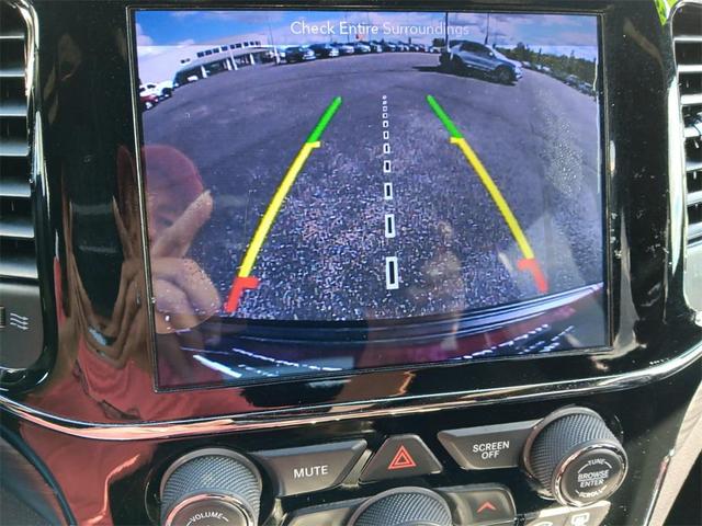 Photo of 2019 Velvet Red Pearlcoat Jeep Grand Cherokee