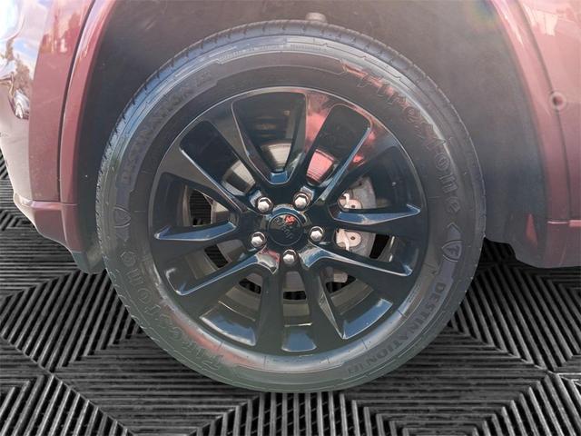 Photo of 2019 Velvet Red Pearlcoat Jeep Grand Cherokee