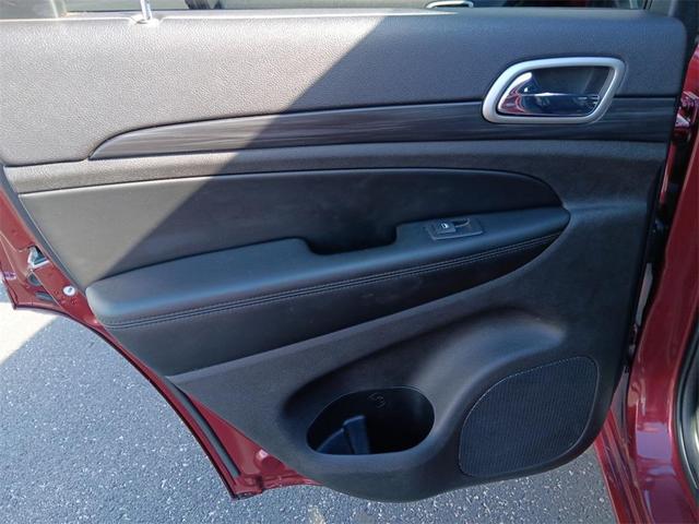 Photo of 2019 Velvet Red Pearlcoat Jeep Grand Cherokee