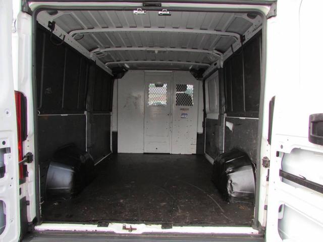 Photo of 2017 White RAM ProMaster 1500