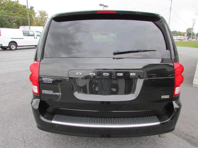 Photo of 2017 Black Dodge Grand Caravan