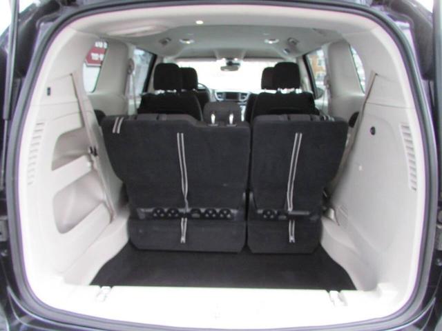 Photo of 2023 Black Chrysler Voyager